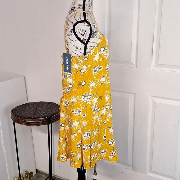 NEW Modcloth On Cloud Nineties Shift Dress Sunglasses Print Yellow Women M - Picture 11 of 11